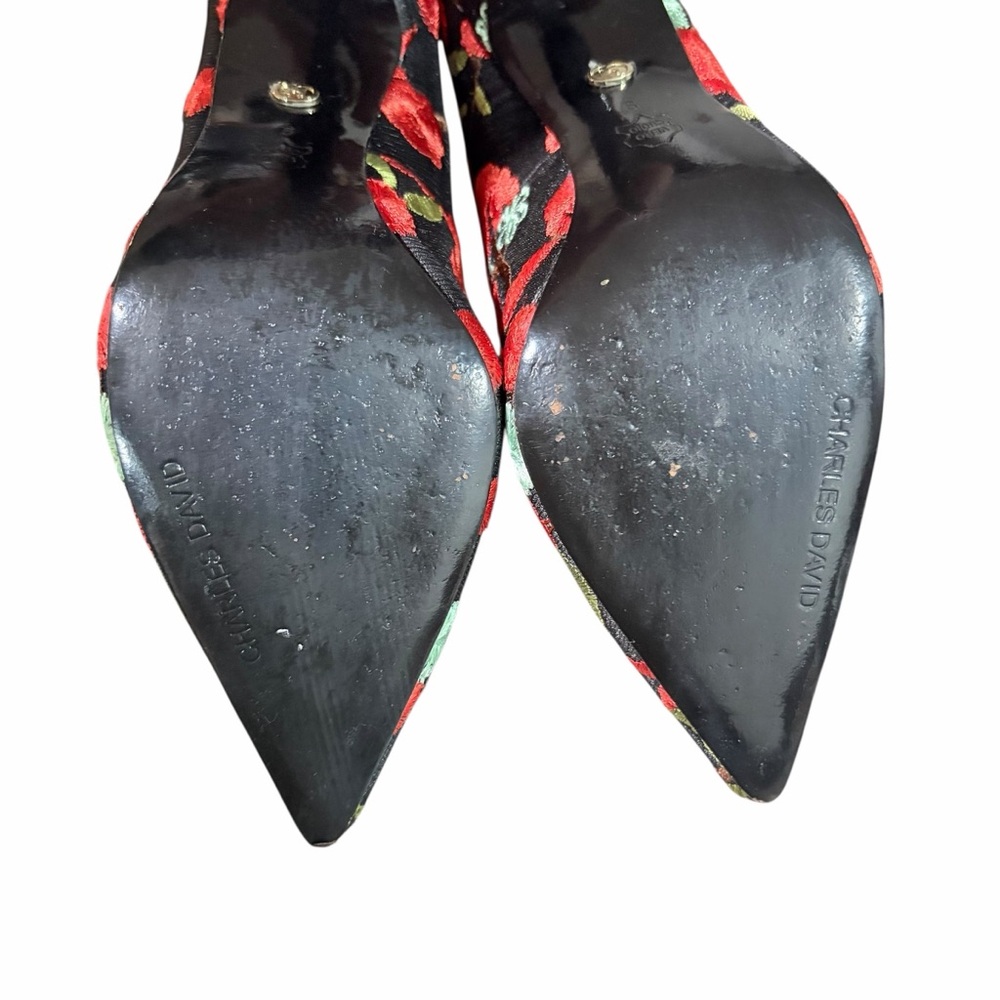 CHARLES DAVID RED FLORAL EMBROIDERED POINTED TOE HEELS SIZE 9 - Picture 15 of 15